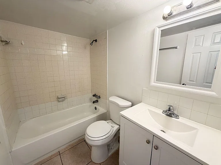 515 S Sequoia Dr #110 — Photo 4
