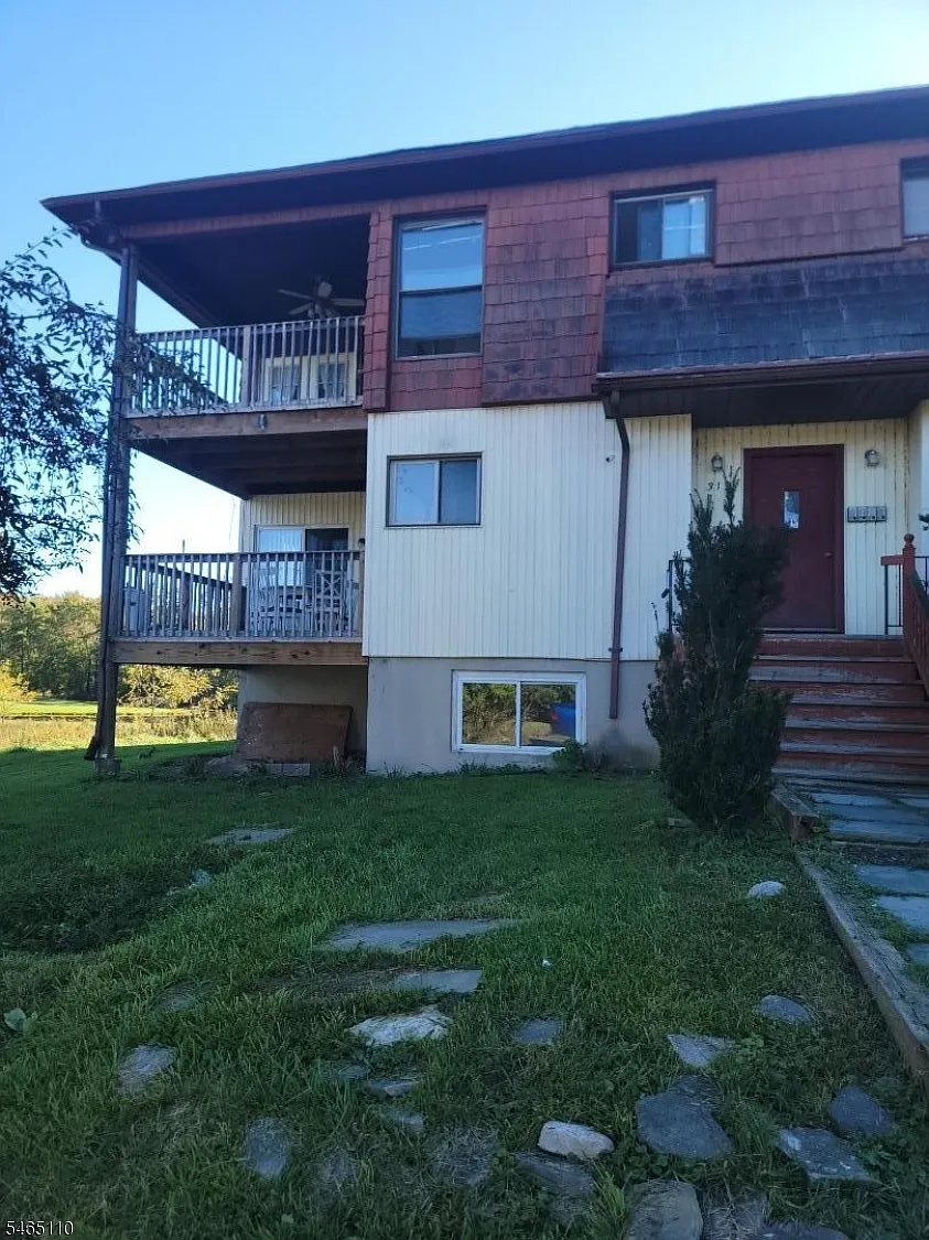 2 bed, 1.0 bath, 1184 sqft, $1,650 — Photo 1
