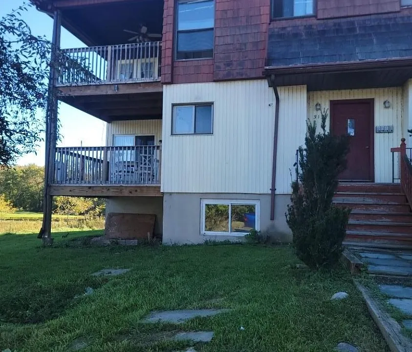 319 Lake Shr S #A