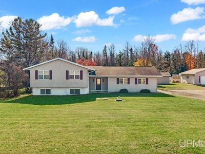 W6315 Chapman Rd, Niagara, WI, 54151