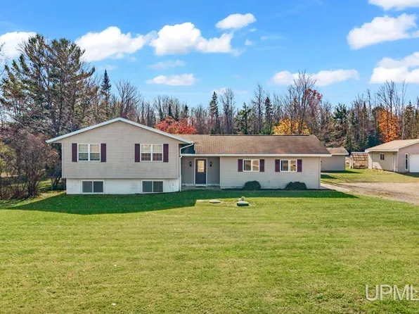 W6315 Chapman Rd, Niagara, WI 54151