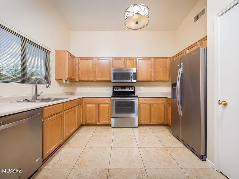 2352 W Ireton Rd — Photo 5