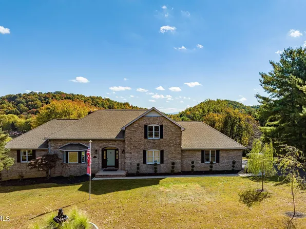 473 Canterbury Dr, Blountville, TN 37617