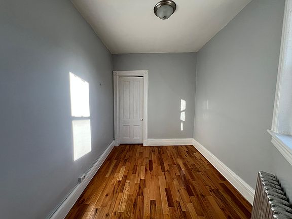 5th image of 147 Chestnut Ave #37L