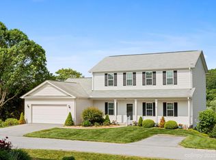 99 High Ridge Dr, Mills River, NC 28759