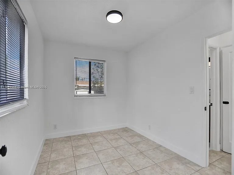 708 N 20th Ct #1-2 — Photo 23