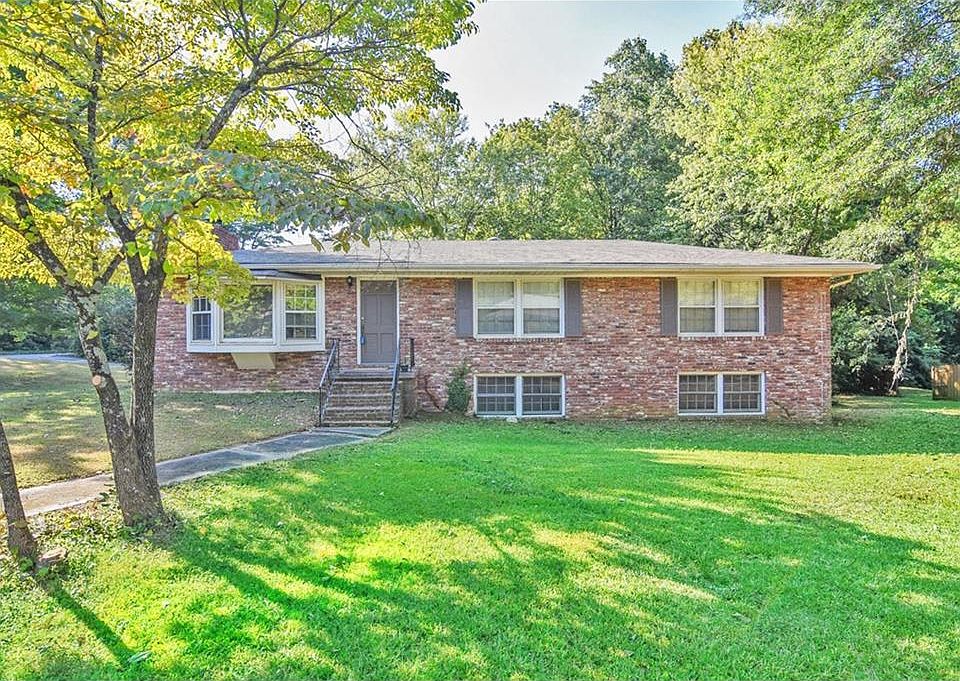 1st image of 2106 Pawnee Dr SE