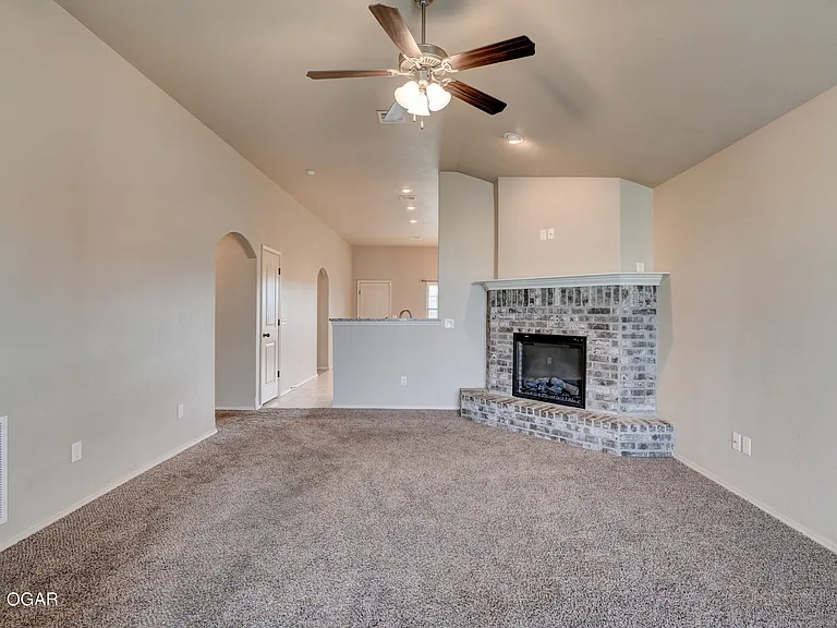2531 Virginia Ave — Photo 4