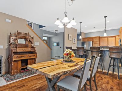 6195 Walnut Ln, Cudahy, WI, 53110