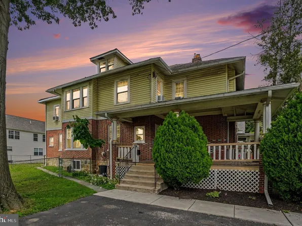 210 E Winona Ave, Norwood, PA 19074