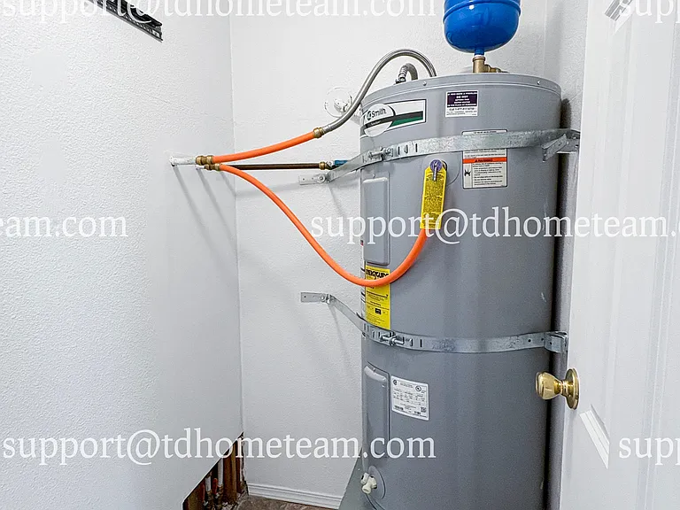1509 E 38th St #2 — Photo 13
