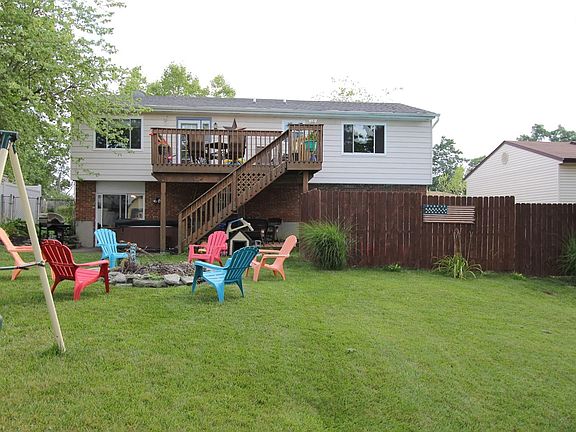 4th image of 8 Carriage Hill Dr