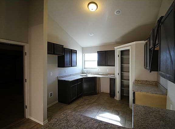 4th image of 13279 Kestrel Ave