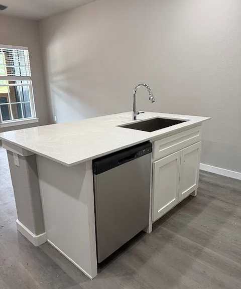 600 Gladys St #5 — Photo 3