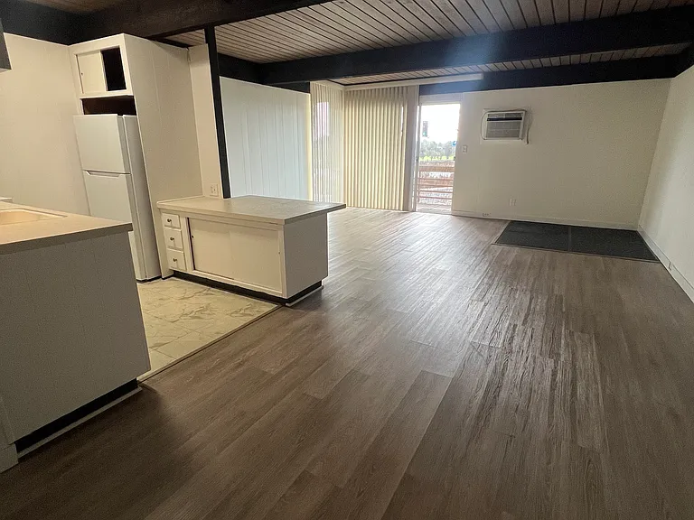 399 Park Ave #6 — Photo 1