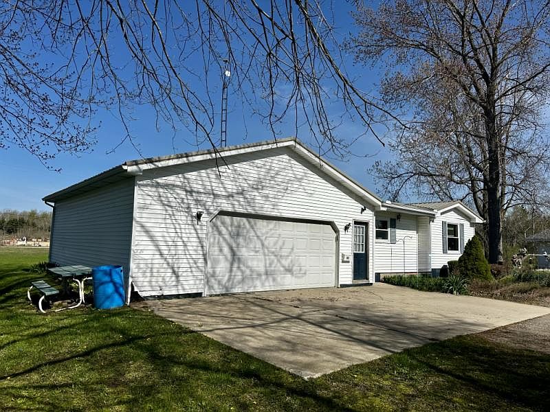 1st image of 31 Joyce Dr