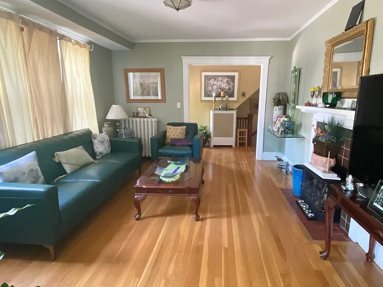 64 Hewlett St #1 — Photo 2