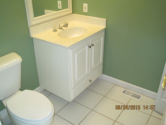 5th image of 125 Silverdale Dr