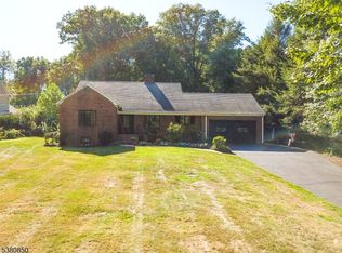 342 Sunset Rd, Pompton Plains, NJ 07444