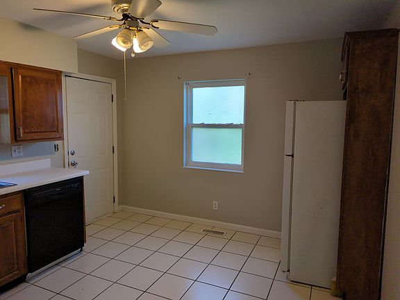 5th image of 3527 Cathy Ln #3527