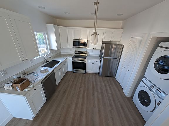 2nd image of 438 Morse Ave
