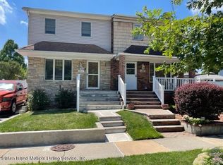 1004 Arthur Kill Rd, Staten Island, NY 10312