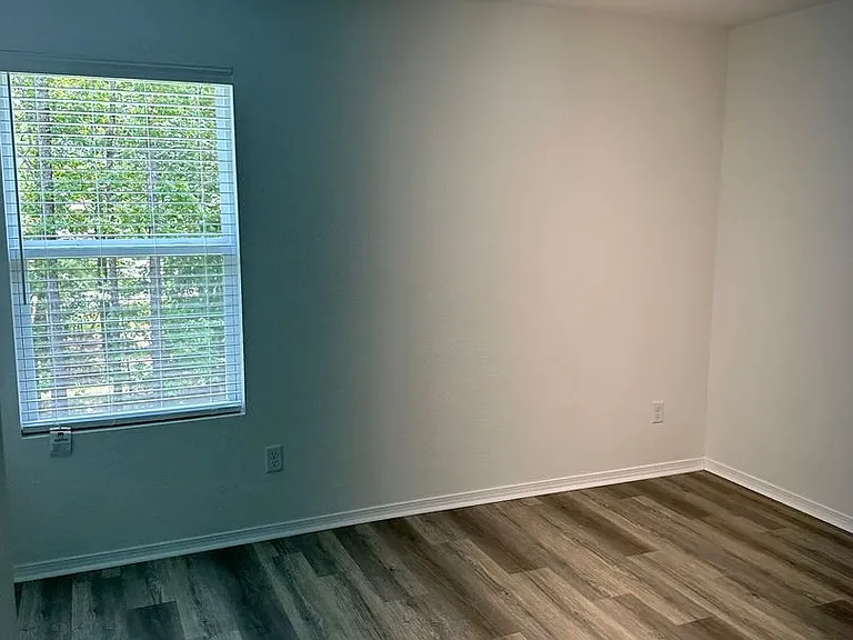 1400 Meadows Dr — Photo 14