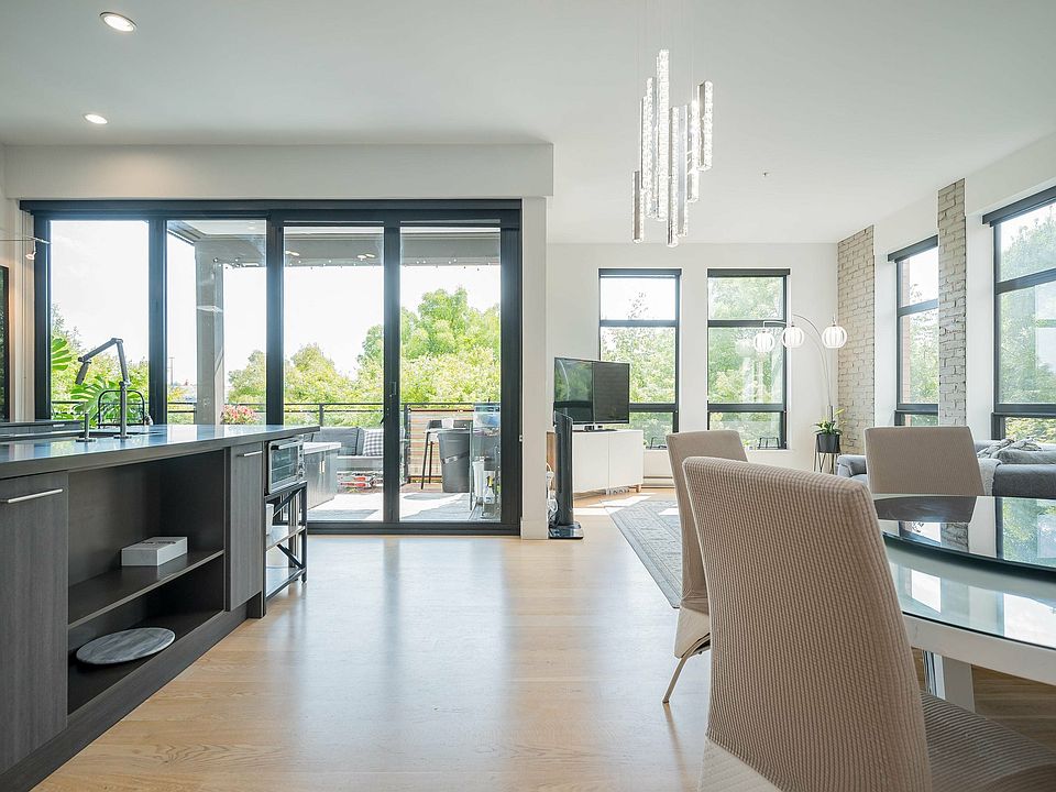 1st image of 220 Salter St #215