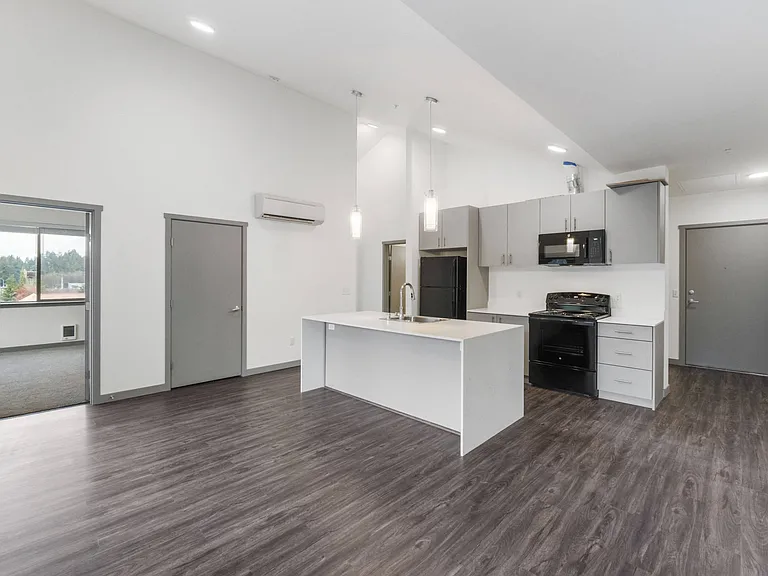 2 Bedroom Vaulted Ceilings