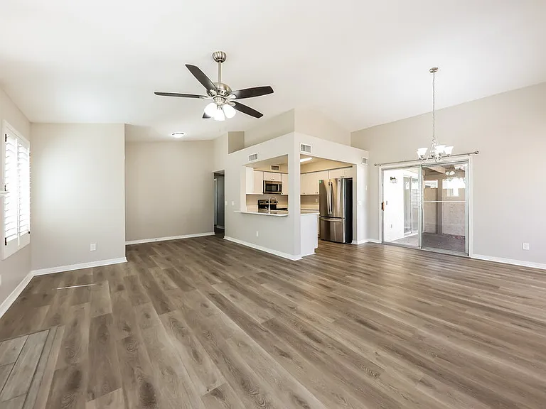 8810 W Grovers Ave — Photo 4