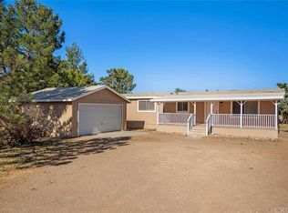 8528 Hierba Rd, Agua Dulce, CA 91390