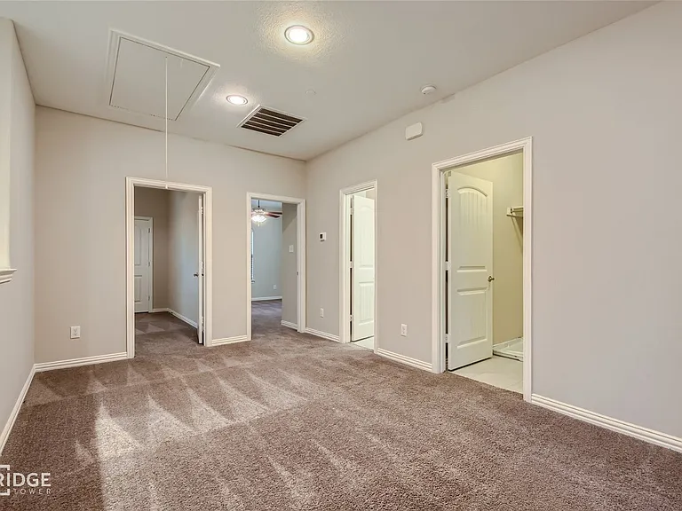 1312 Lake Crest Ln — Photo 8