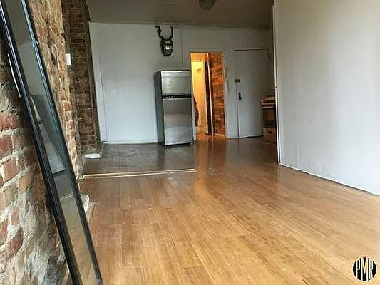 Rented by Premier Metro Realty Corp | media 25