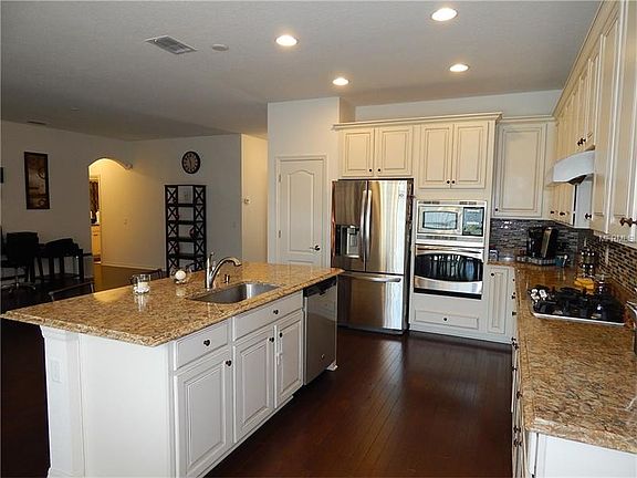 4th image of 11807 Gilmerton Dr