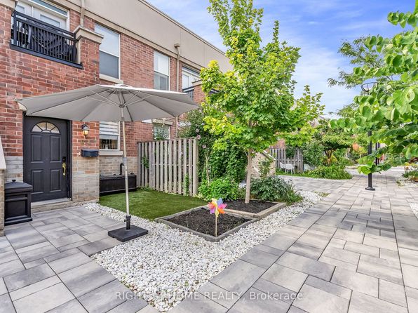 55 Halton St #104, Toronto, ON M6J 1R5
