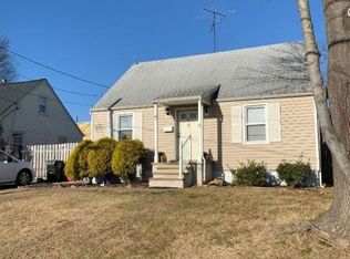 4 Janie Ln, Clark, NJ 07066