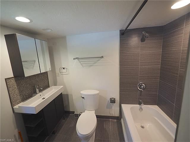 1st image of 826 Wiggins Pass Rd APT 208