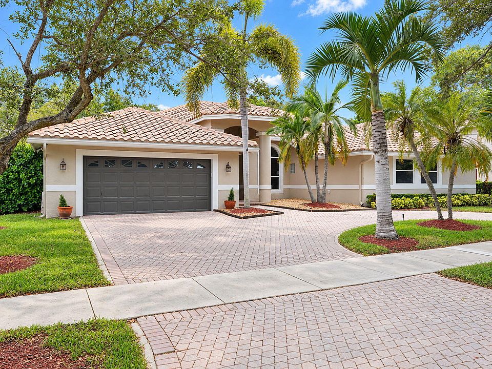 1st image of 1776 Eagle Trace Boulevard W