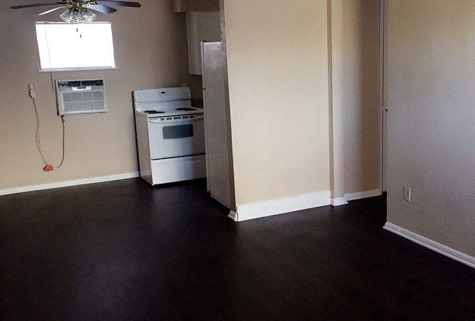 1st image of 507 Cruse Dr #7D