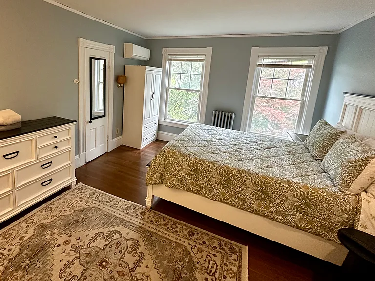 2nd floor middle bedroom