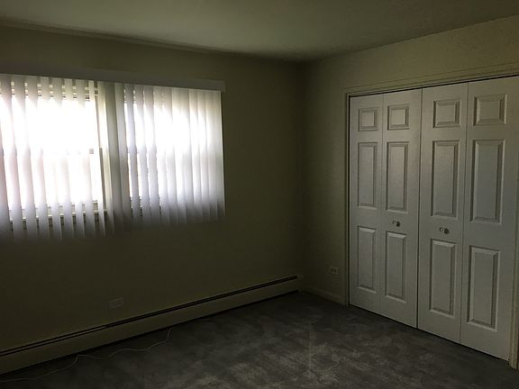 4th image of 8928 W 98th St