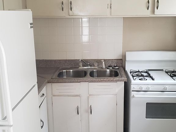 4th image of 1320 Falls Ave