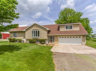 6168 33rd Avenue Dr, Shellsburg, IA 52332