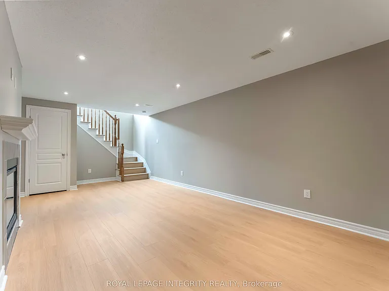 424 Cooks Mill Cres — Photo 26