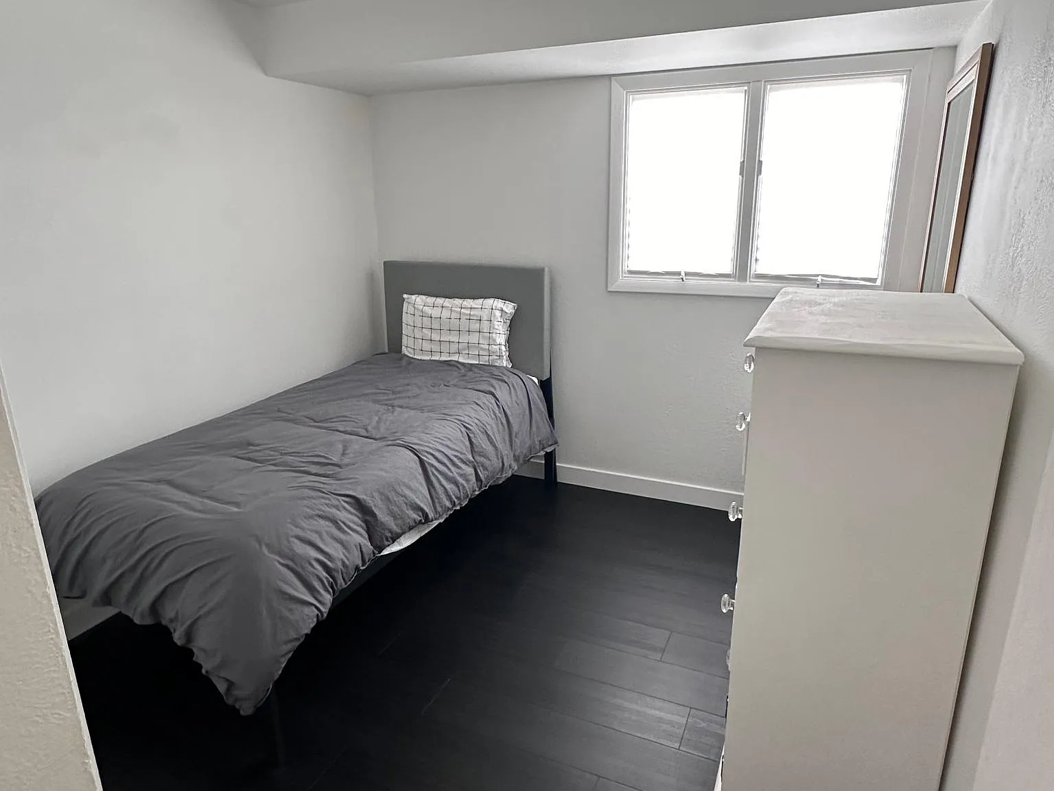 3 bed, 1273 sqft, $2,450 — Photo 3