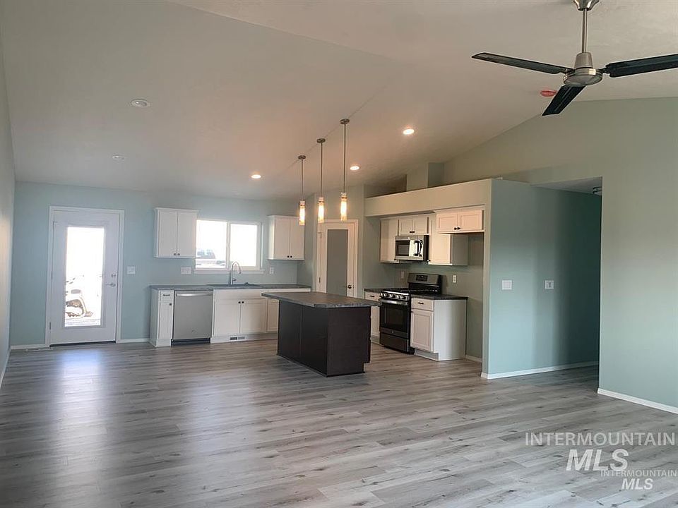 2nd image of 2022 Springsnow Ln