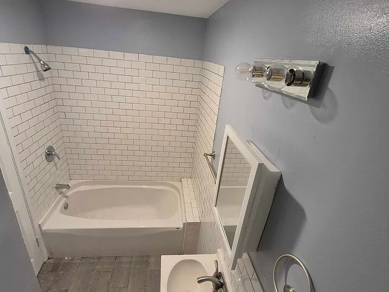 2454 Benton Blvd — Photo 5