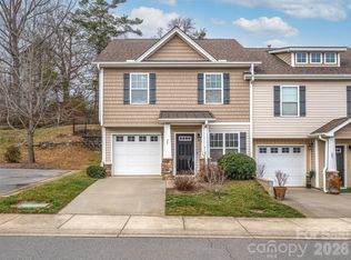 27 Barnett Shoals Dr, Weaverville, NC 28787