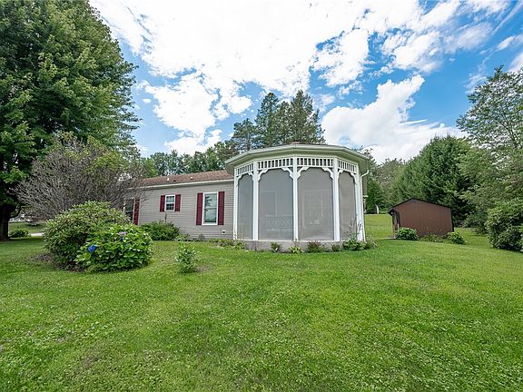 3rd image of 116 Mallet Hill Ct