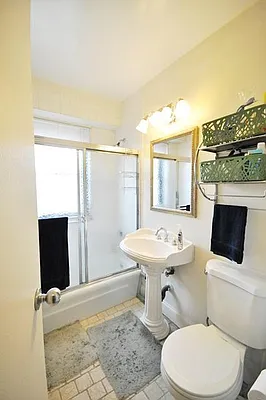Rented by Keller Williams NYC | media 22